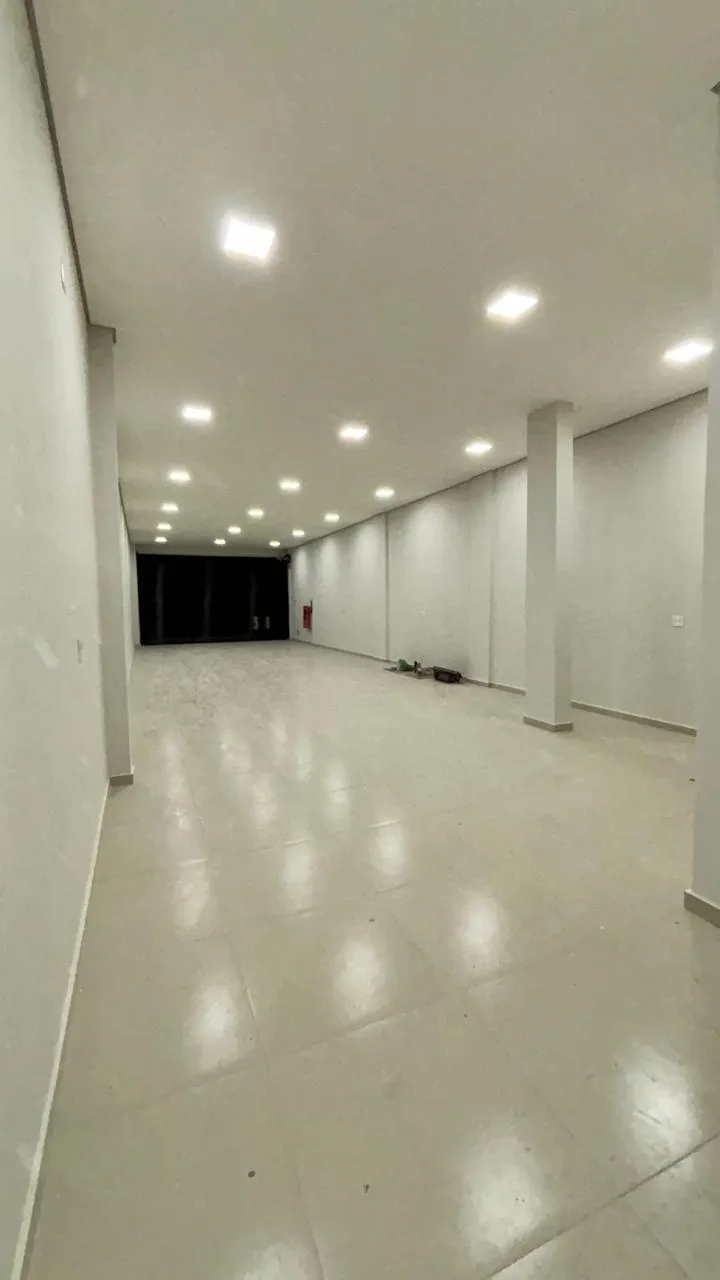 Espaço comercial amplo
