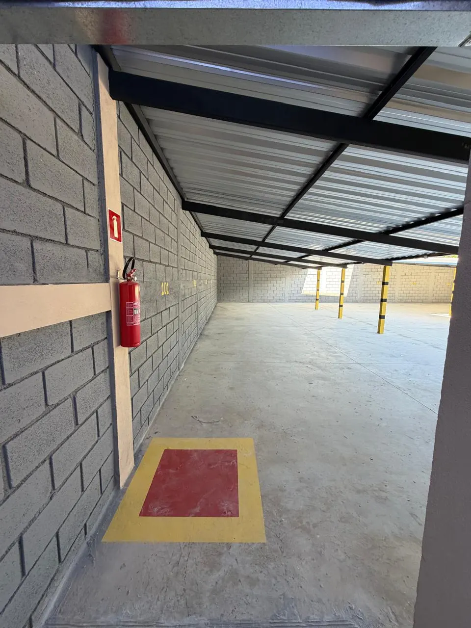 Estacionamento coberto